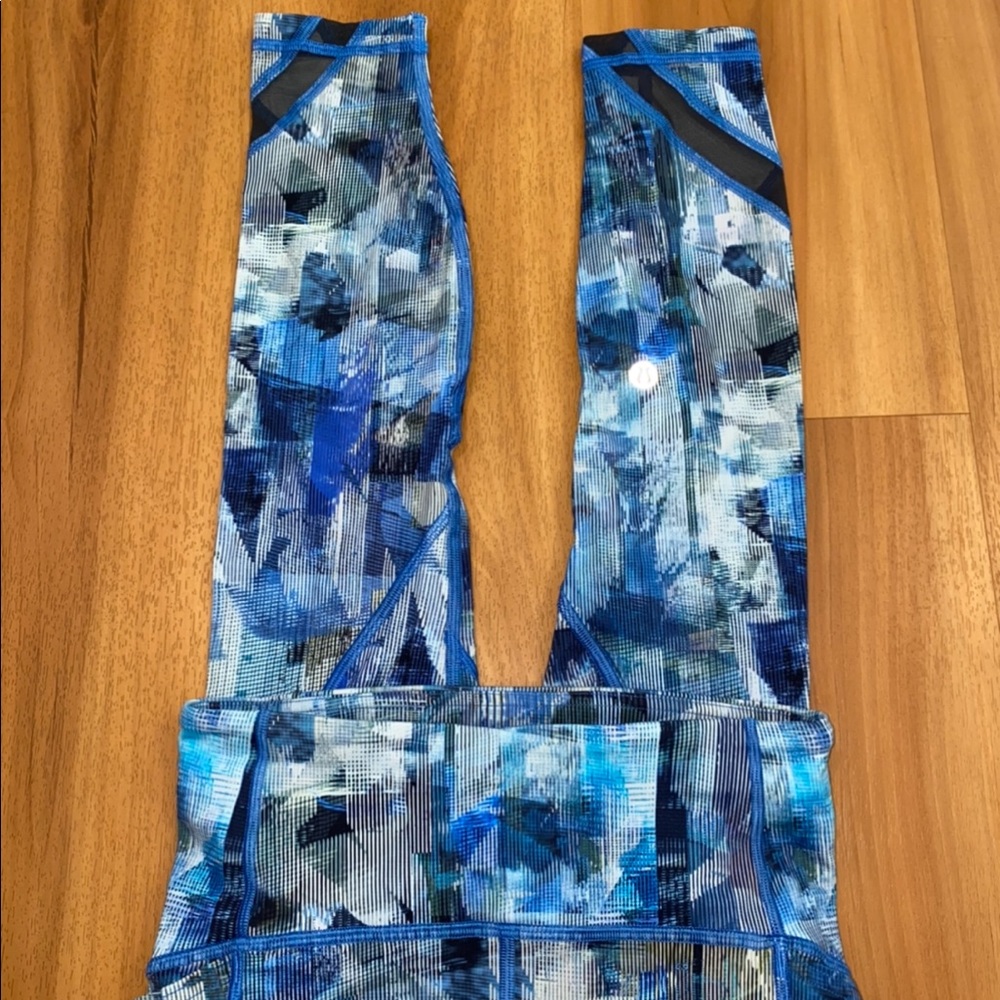 ❌SOLD❌Lululemon On Pace tight 7/8 size 2 - Picture 6 of 6